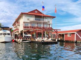Divers Paradise Boutique Hotel, hotel in Bocas Town