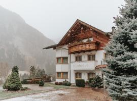 B&B Hotel Mirabel, hotel in Ortisei
