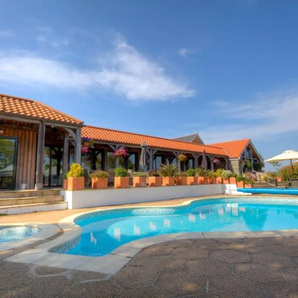 The Farmhouse Hotel and Restaurant, готель у місті St Saviour Guernsey