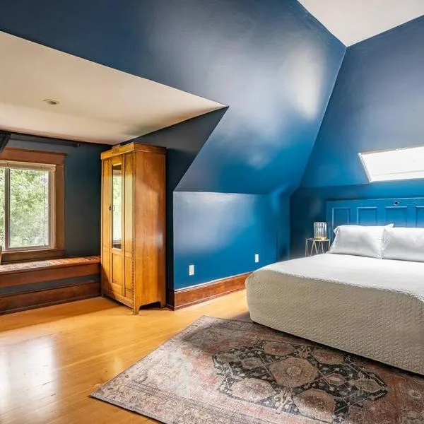 Charming Room in Capitol Hill - Foxglove Inn Rm 6, hotel in Seattle