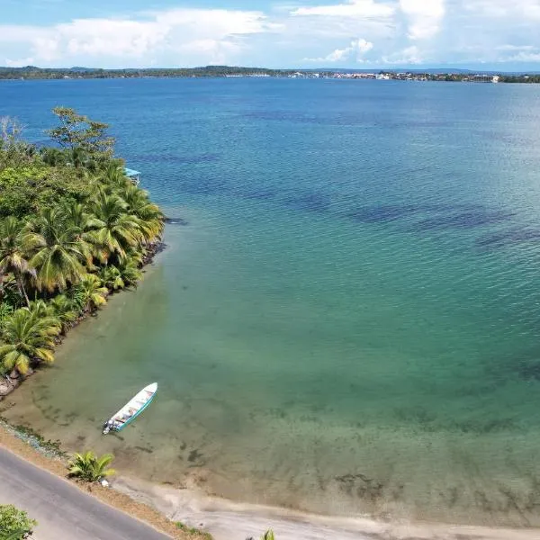 Somewhere, hotel in Bocas Town